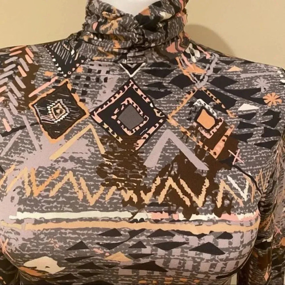 - Capsule &Other Stories turtleneck geometric print blouse - Picture 2 of 13